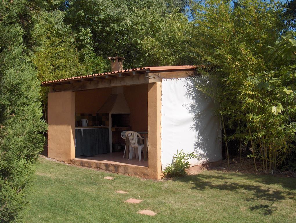 La Genestiere Bed & Breakfast Clermont-lʼHérault Bagian luar foto