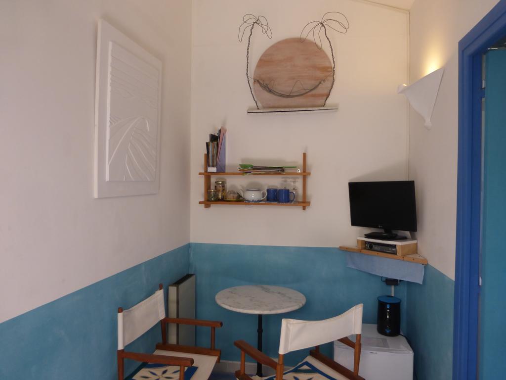 La Genestiere Bed & Breakfast Clermont-lʼHérault Bagian luar foto