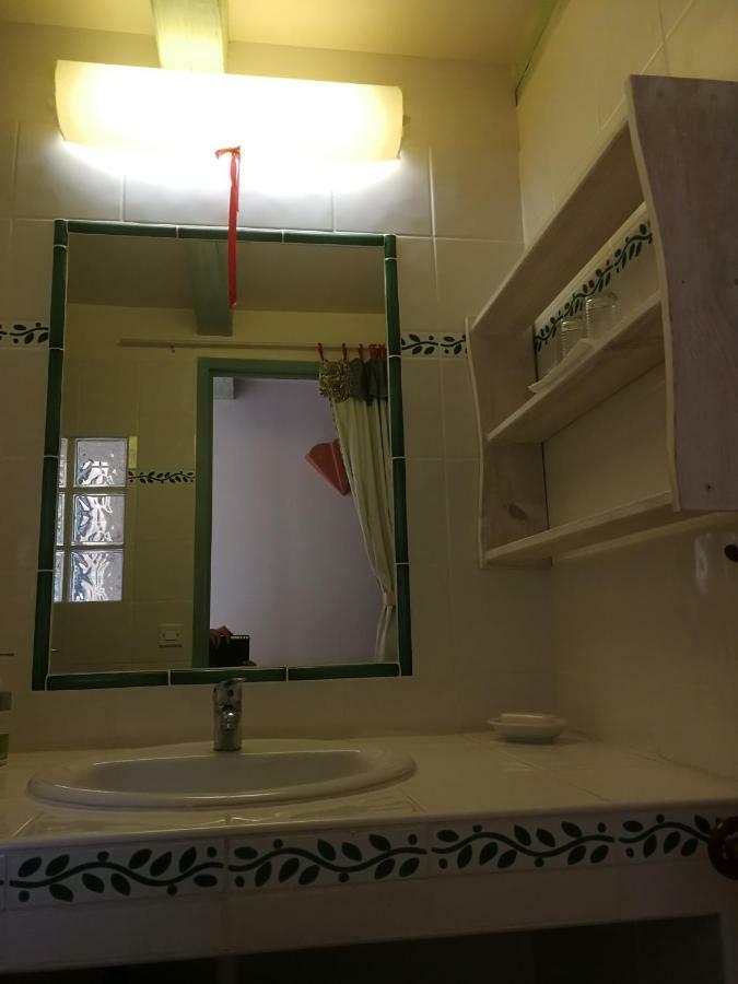 La Genestiere Bed & Breakfast Clermont-lʼHérault Bagian luar foto