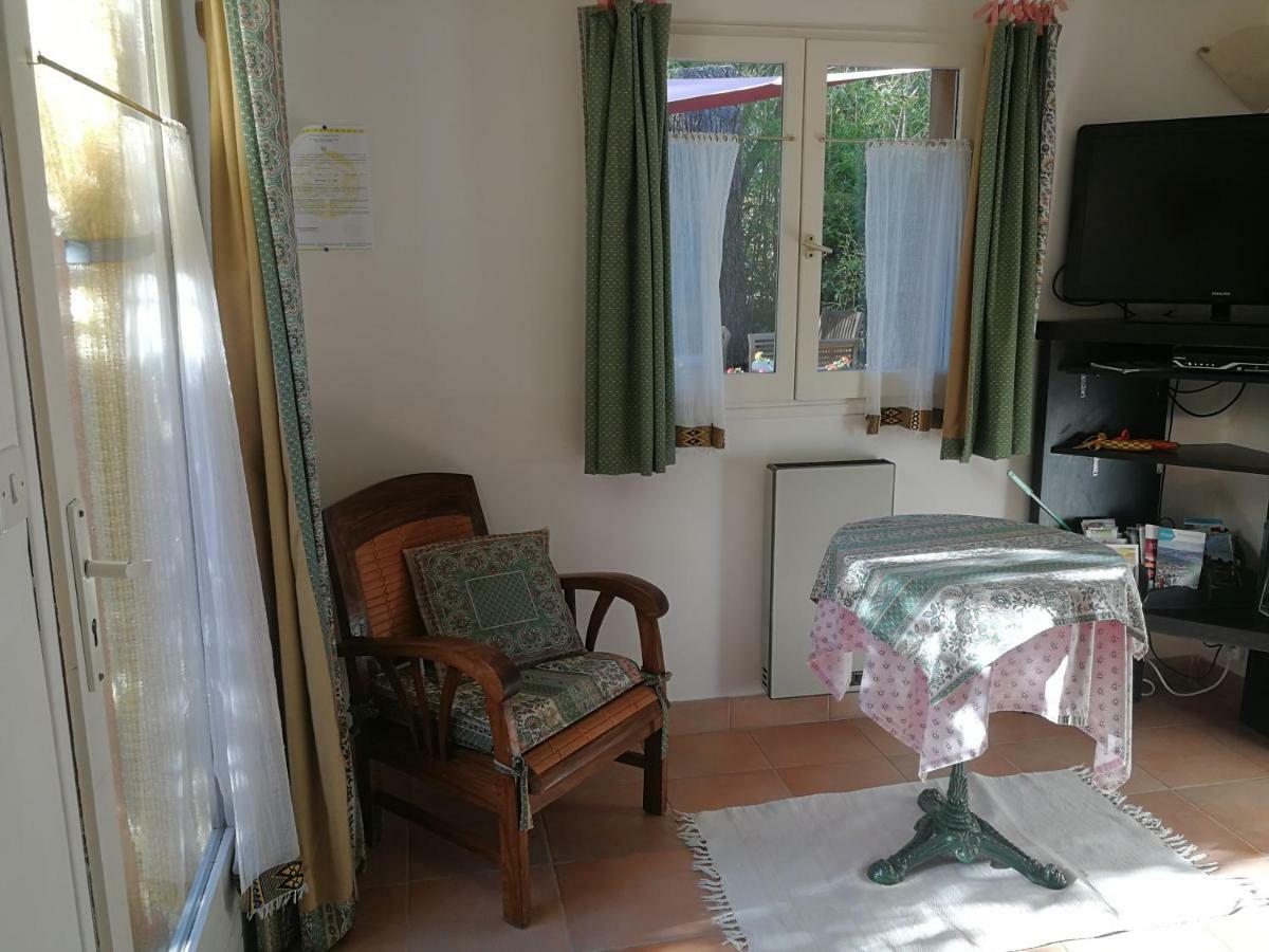 La Genestiere Bed & Breakfast Clermont-lʼHérault Bagian luar foto